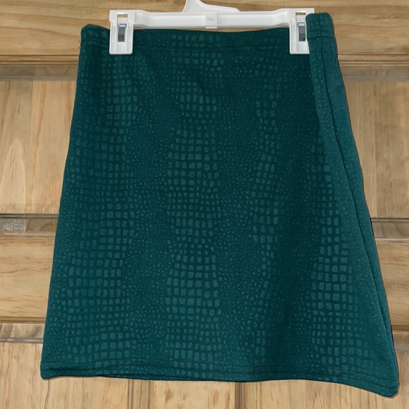 Croc Print Bodycon Mini Skirt - Picture 2 of 4